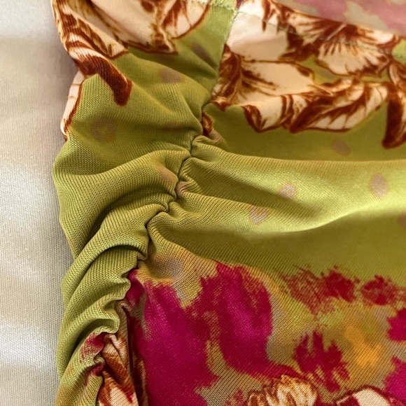 crop top , green&pink , floral, Xs , stretchy material, Y2k - Picture 4 of 5